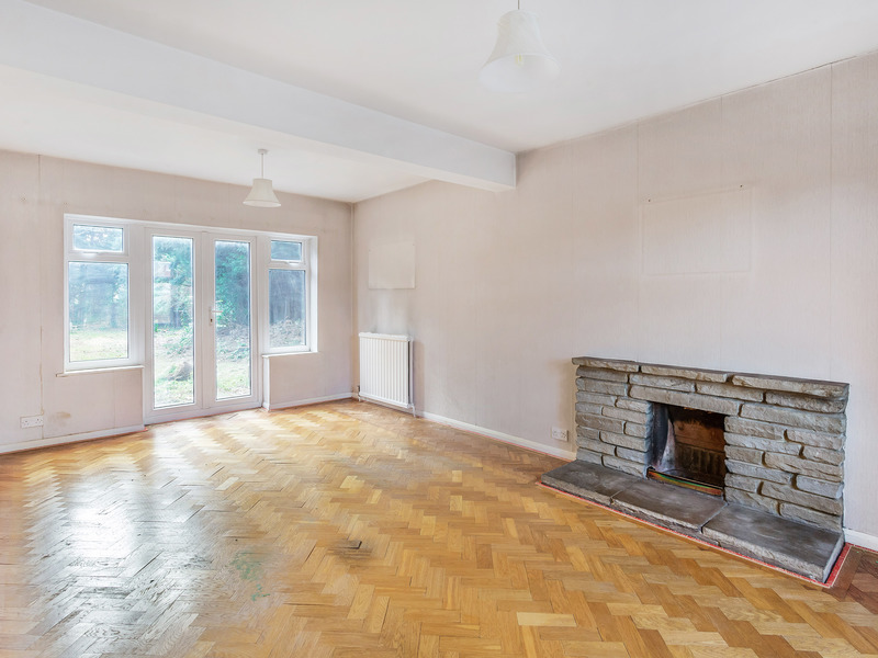 3 Bed House Detached For Sale in Redhill